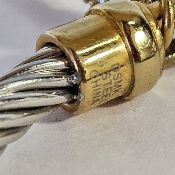 Emma Skye DSMK Stainless Steel Two-Tone Cable Bangle Bracelet Crystal Key Charm - Picture 7 of 7